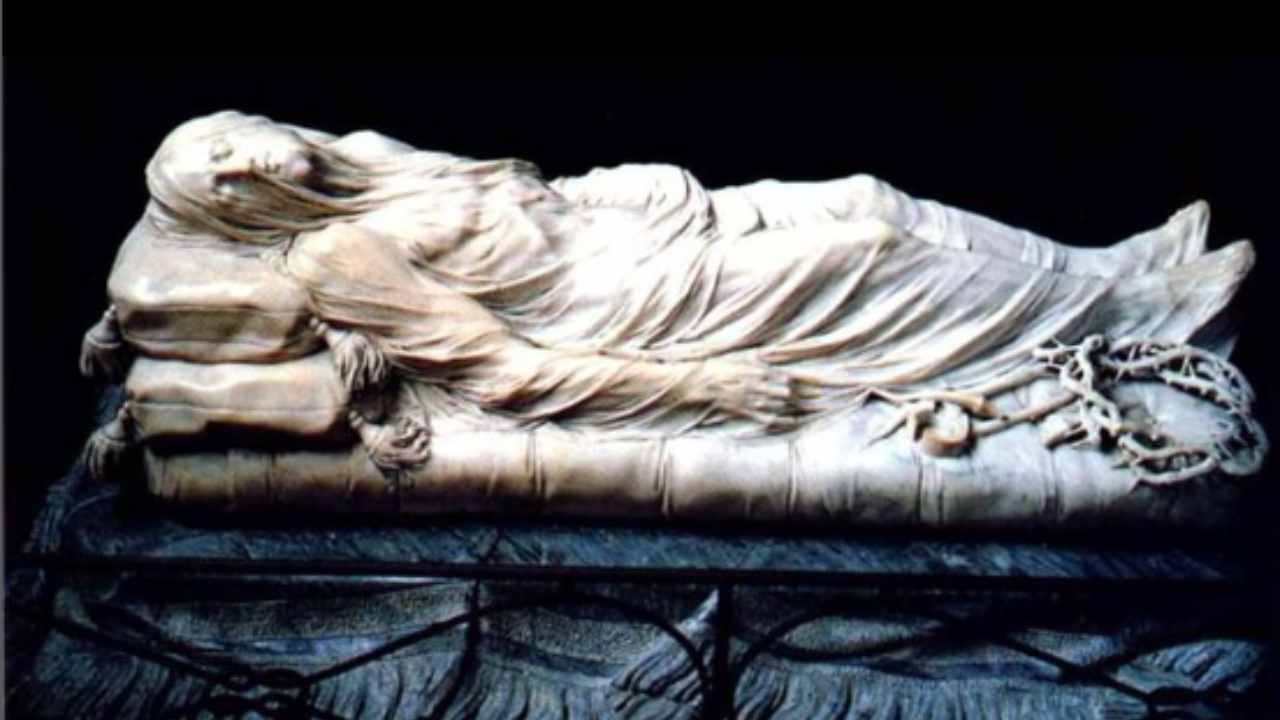 Cristo Velato statua di marmo a Napoli