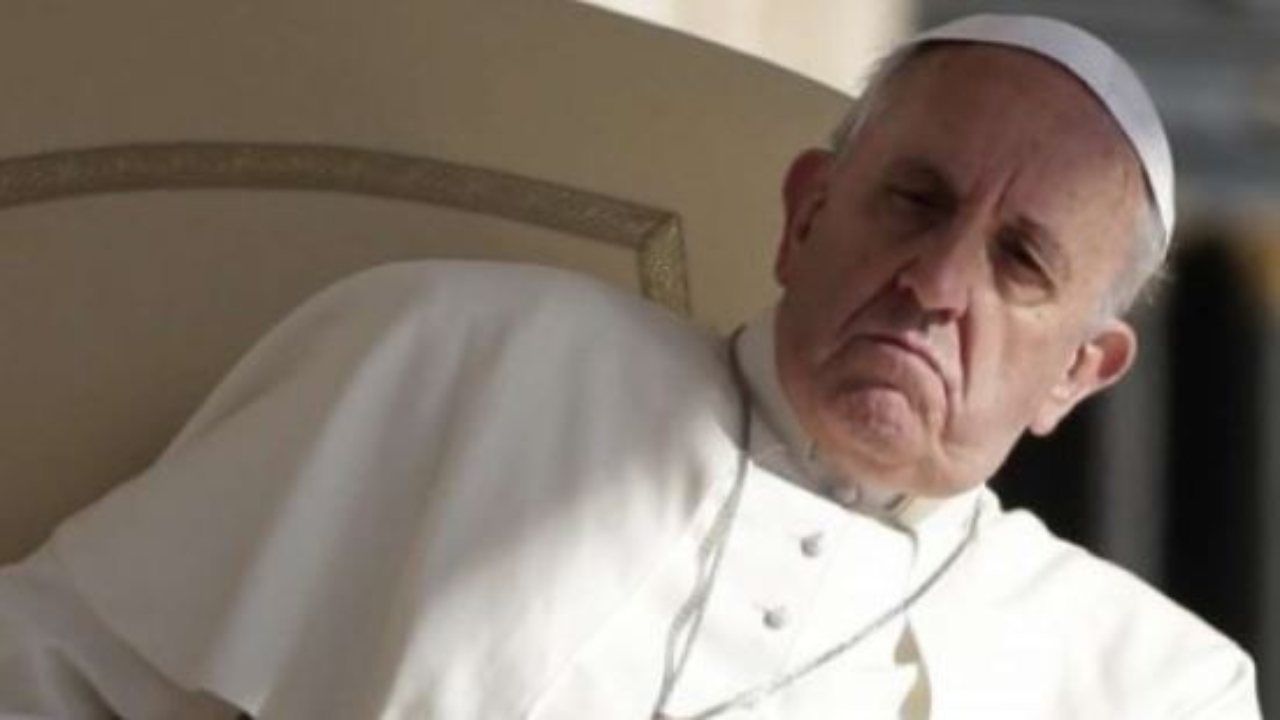 papa francesco rimprovera signora proselitismo