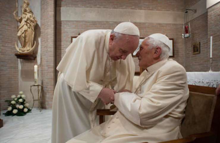 Benedetto XVI e papa Bergoglio 