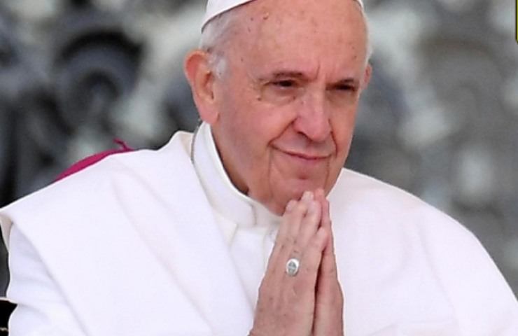Il Santo Padre in preghiera