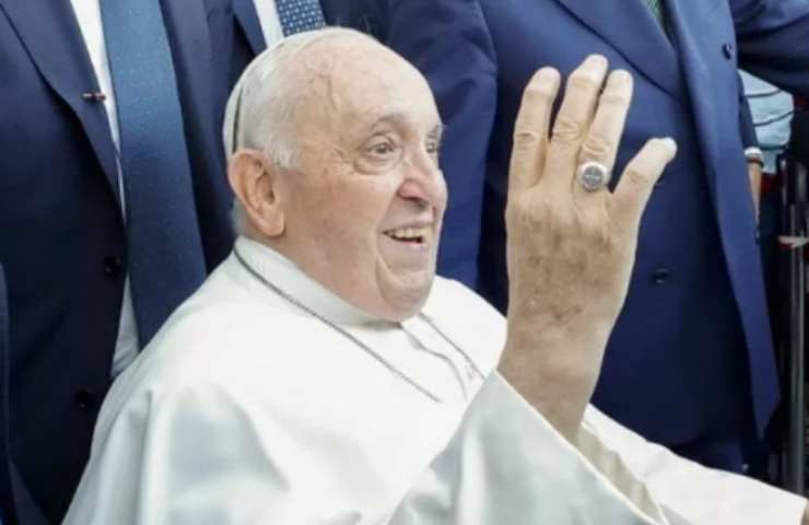 Francesco incontra gli artisti