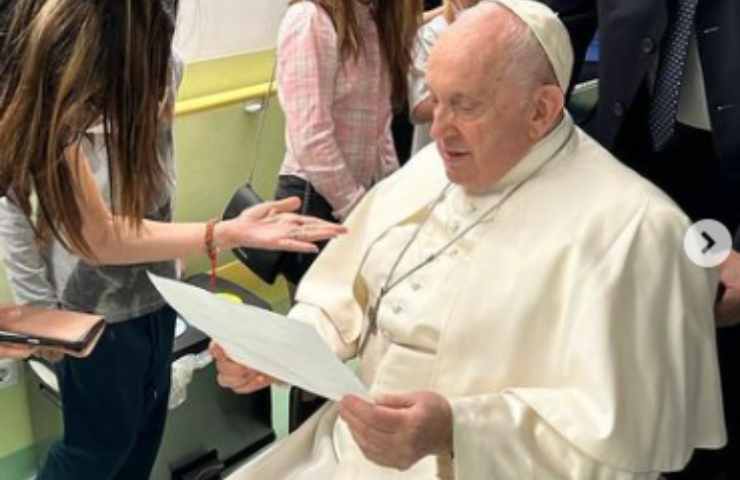 Papa accetta i disegni