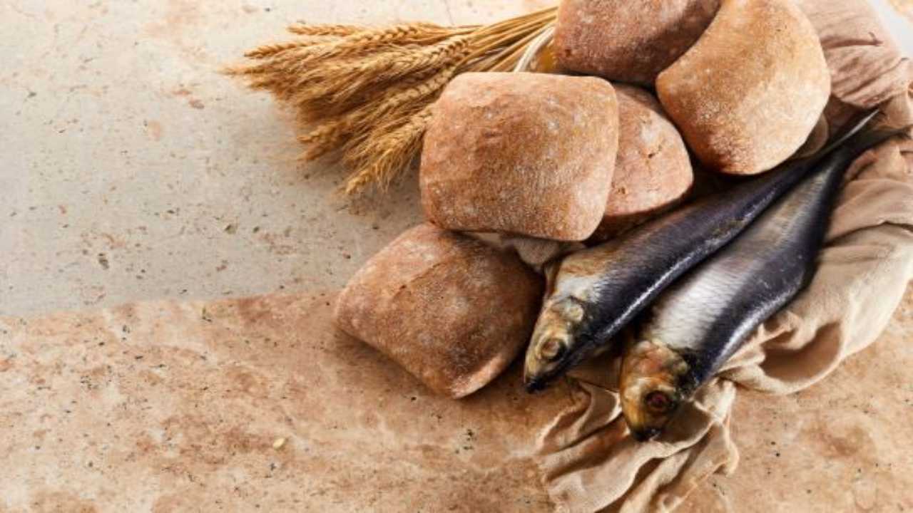 miracolo pani pesci simboli