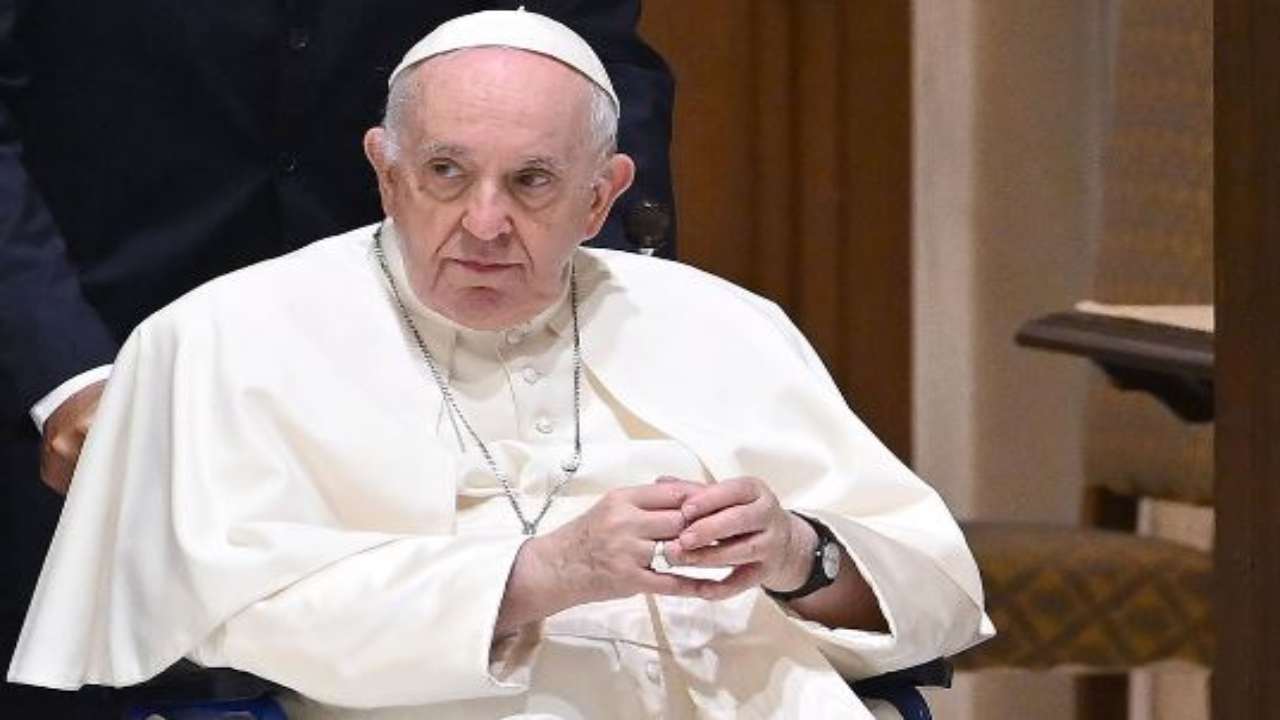 papa francesco intervento laparotomia