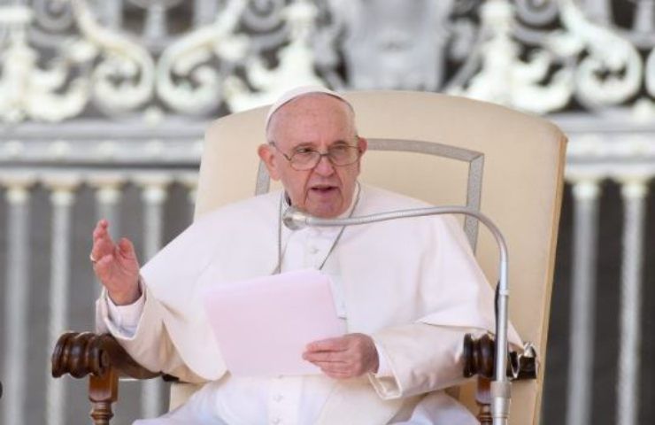 papa francesco intervento laparotomia