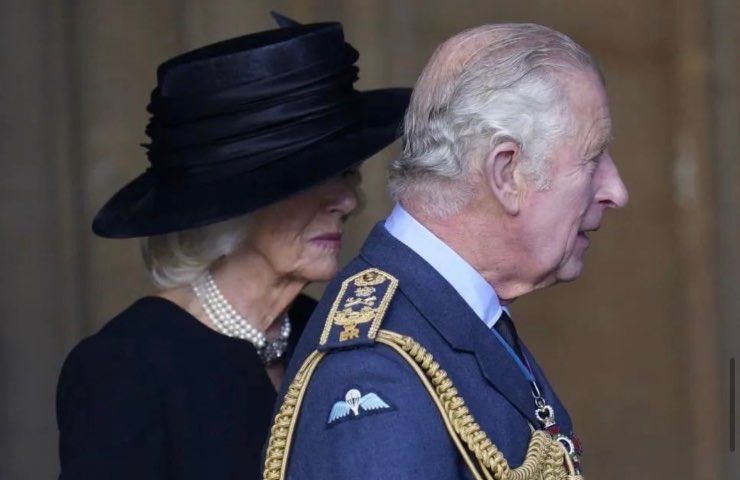 Royal Family, tensioni tra Carlo e Camilla