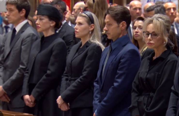 i figli durante il funerale