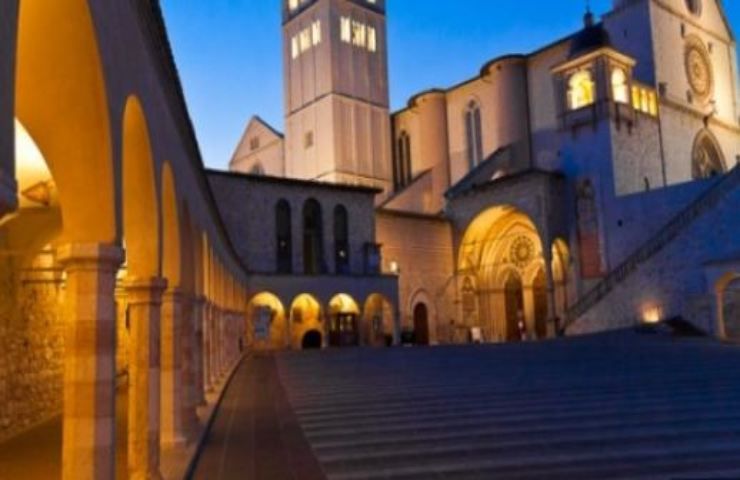 assisi cortile gentili francesco