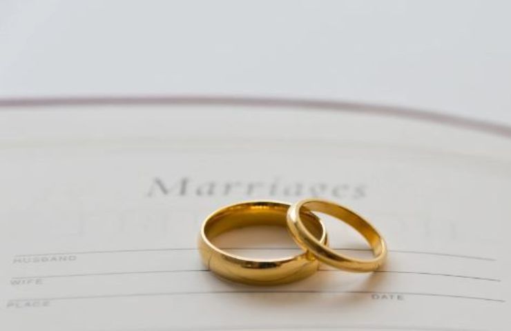 sindaco rifiuta matrimonio donna immigrato