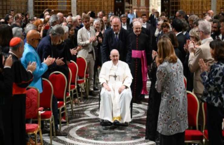 papa incontro artisti